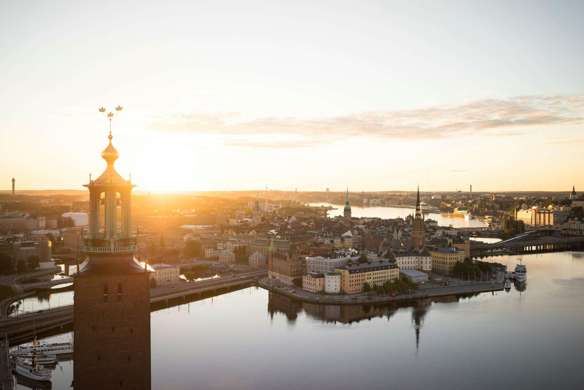 Bild över Stadshuset och Stockholm